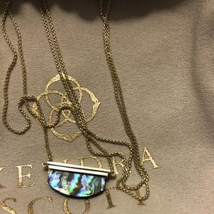 Dean Pendant Necklace In Abalone Shell